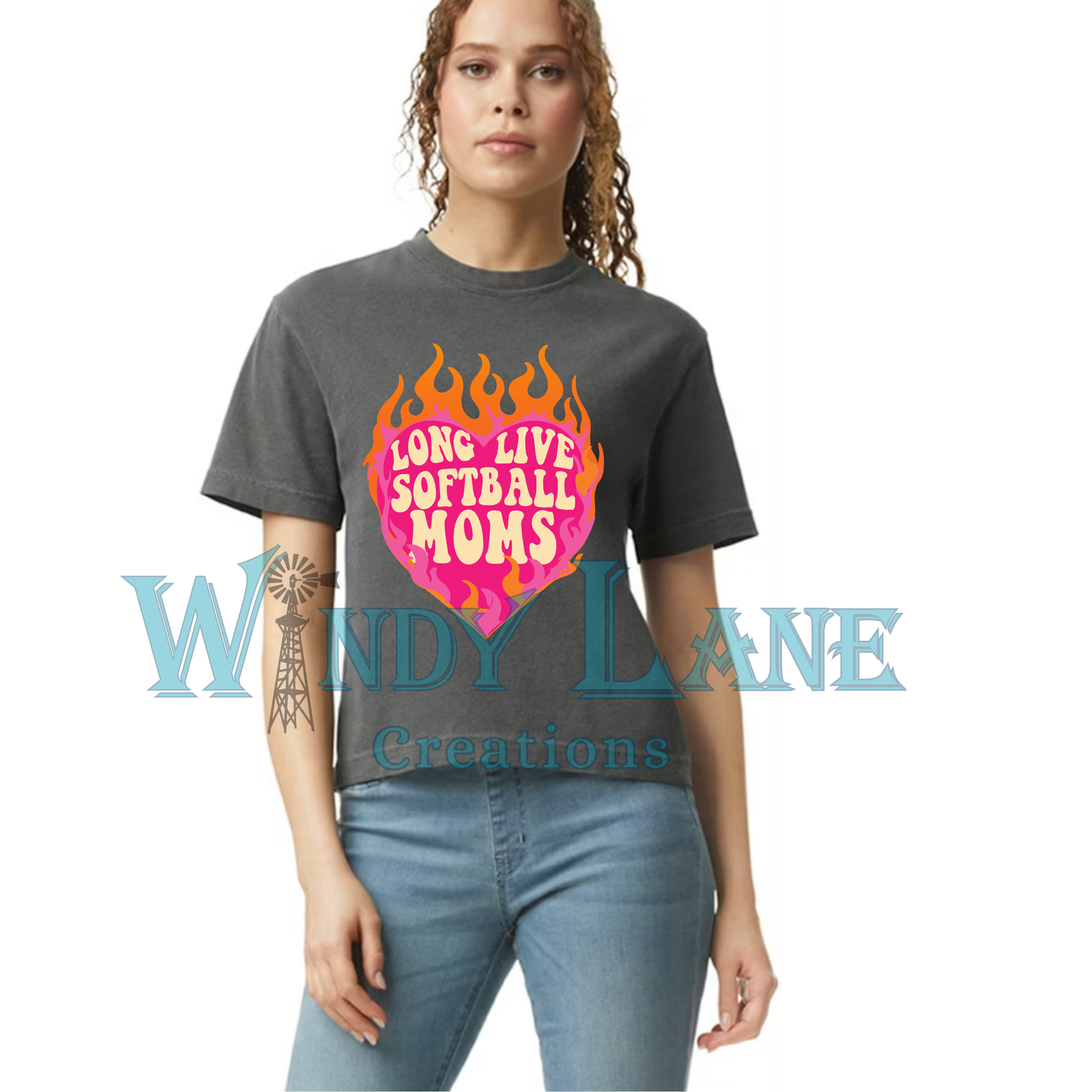 Long live Softball Moms comfort color crop